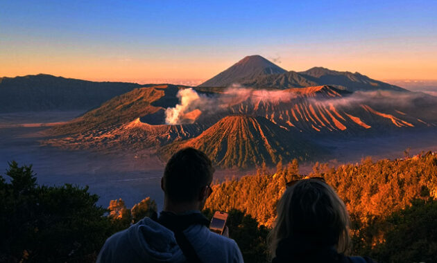capture-mount-bromo-sunrise-on-penanjakan-hill-630x380 Bromo Ijen Tumpak Sewu Blue Fire Tour From Yogyakarta